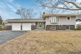 605 N East St, Essex, IL 60935