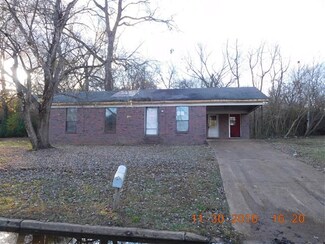 509 Johnson St, Bolivar, TN 38008