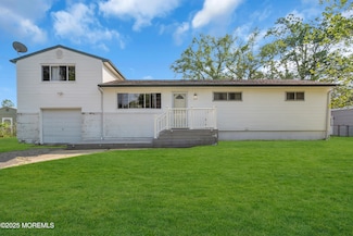 307 Lillian Ln, Toms River, NJ 08755