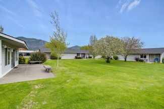 420 S 5th St E, Chewelah, WA 99109