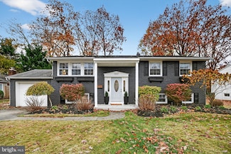 1037 Standish Dr, Blackwood, NJ 08012