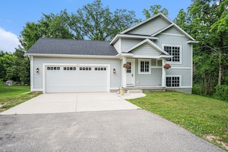 193 E Randall St, Coopersville, MI 49404