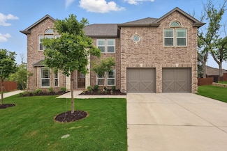 2821 White Plains Dr, Midlothian, TX 76065