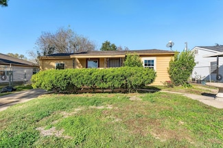 4637 Carmen St, Houston, TX 77051