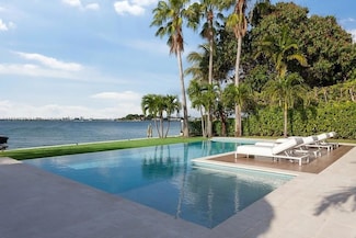 7972 Biscayne Point Cir, Miami Beach, FL 33141