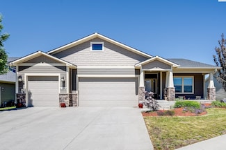 1390 SW Panorama Dr, Pullman, WA 99163