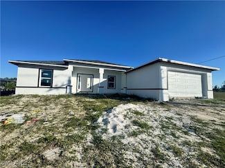 904 Vogiantzis Pkwy, Cape Coral, FL 33909