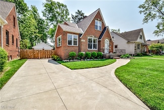 4315 W 215th St, Cleveland, OH 44126