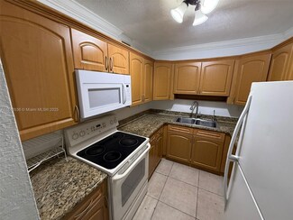 1815 W 56th St Unit 106, Hialeah, FL 33012
