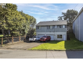 123 NE 2nd St, Newport, OR 97365