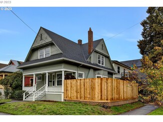 2849 NE Davis St, Portland, OR 97232