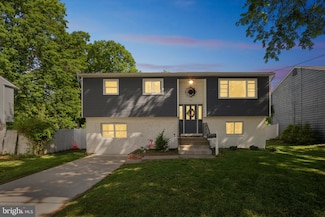 34 Clark Dr, Barrington, NJ 08007