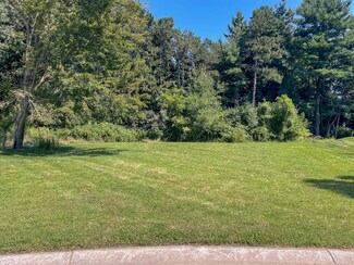 112 Orleans Cir, Saint Joseph, MI 49085