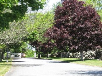 5 Plains Field Dr, South Dartmouth, MA 02748