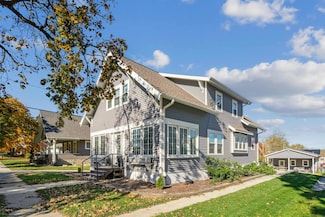 405 Bethel St, Parkersburg, IA 50665