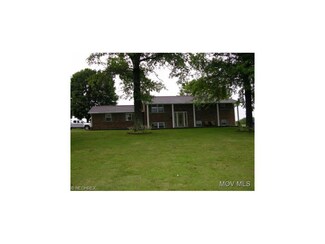 28 Petty Ln, Waverly, WV 26184