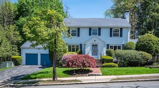 256 Dedham St, Newton Highlands, MA 02461