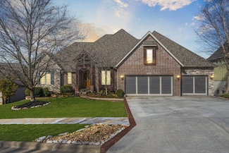 6211 S Riverbend Rd, Springfield, MO 65810