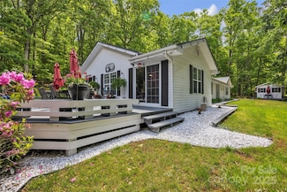162 Candle St, West Jefferson, NC 28694