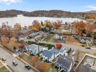 30 Schuyler Ave, Pompton Lakes, NJ 07442