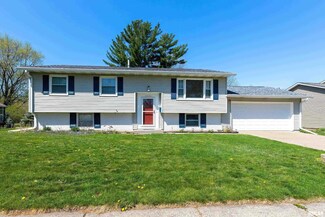 3406 Fernwood Ave, Davenport, IA 52807
