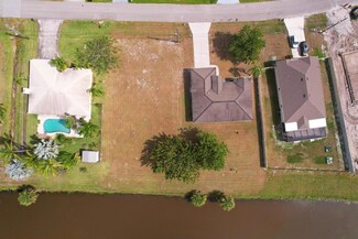208 SW Ridgecrest Dr, Port St. Lucie, FL 34953