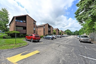 4900 Chalet Dr, Cincinnati, OH 45217