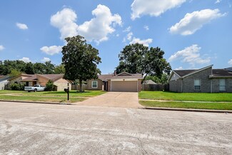 2819 Pheasant Creek Dr, Sugar Land, TX 77498