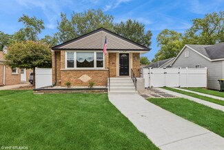 9223 S Spaulding Ave, Evergreen Park, IL 60805