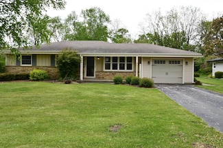 N62W23962 Sunset Dr, Sussex, WI 53089