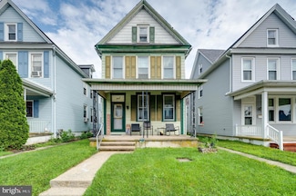 121 E Washington St, Fleetwood, PA 19522