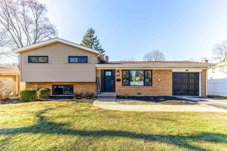 174 S Maple St, Palatine, IL 60067