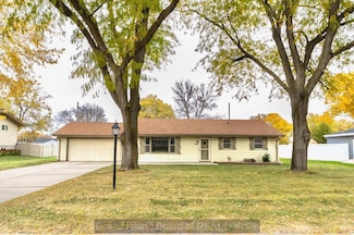 1604 Grand Ave, Grand Island, NE 68801