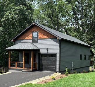 203 1 S Oconeechee Ave, Black Mountain, NC 28711