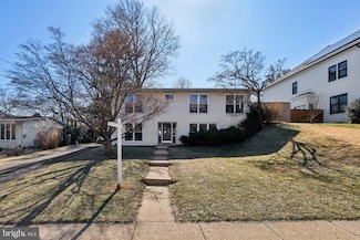 6707 Old Chesterbrook Rd, McLean, VA 22101