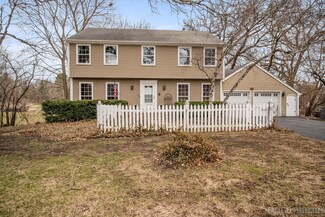 38W512 E Mary Ln, Saint Charles, IL 60175