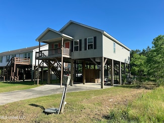 4045 Sixteenth St, Bay Saint Louis, MS 39520