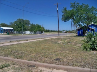 502 E Walnut St, Coleman, TX 76834
