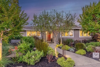 1901 Golden Way, Mountain View, CA 94040