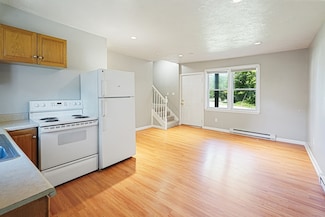 44 Howarth Rd Unit 3, Oxford, MA 01540