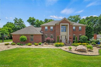 43 Lakhani Ln, Canfield, OH 44406