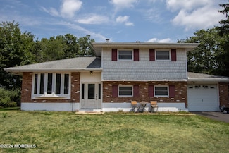 35 Vivian Ct, Howell, NJ 07731