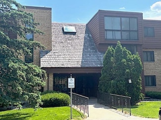 1011 41st Ave NE Unit 208, Columbia Heights, MN 55421