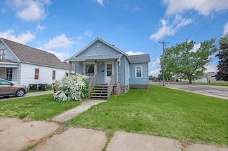 1025 16th St, Menominee, MI 49858