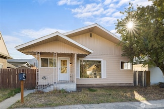 107 W 2nd St, Cle Elum, WA 98922