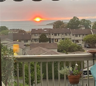 143 Windward Ln, Bristol, RI 02809