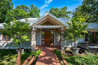 2 Point Cir, Little Rock, AR 72205
