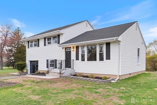 310 Lynnwood St, Piscataway, NJ 08854