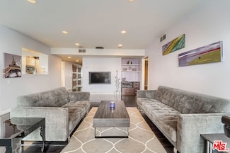910 S Holt Ave Unit 104, Los Angeles, CA 90035