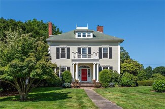 905 Warwick Neck Ave, Warwick, RI 02889